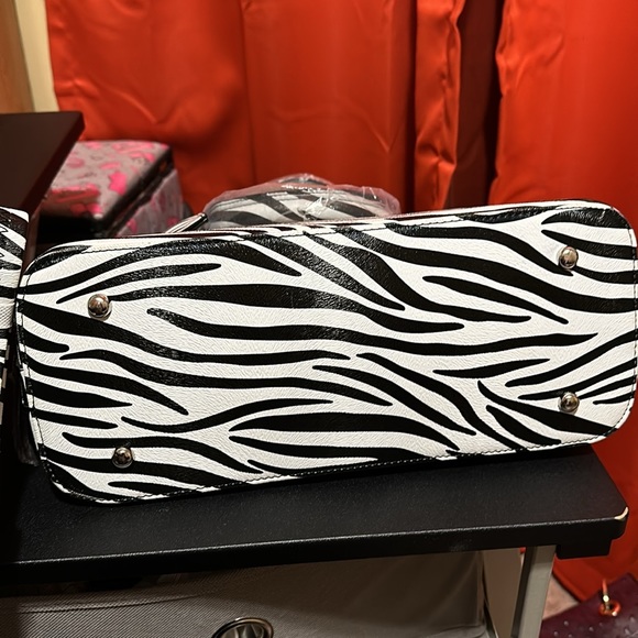 JustFab Animal Print Bag - Picture 4 of 6